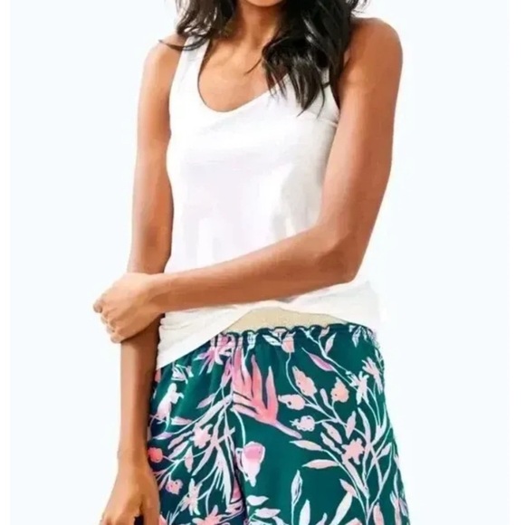 Lilly Pulitzer Rylan Short - Picture 2 of 4